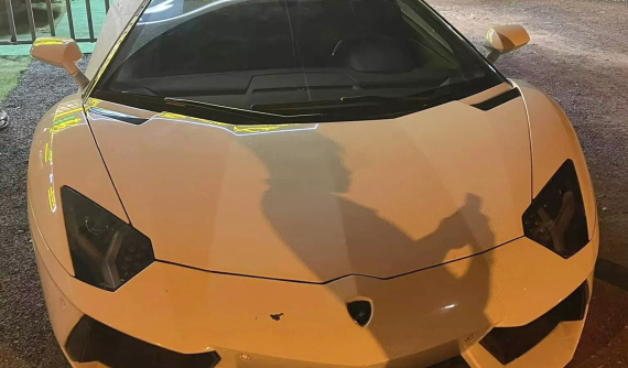 Bắt gặp Lamborghini Aventador mui trần bí ẩn nhất Việt Nam đi "ăn đêm" tại tỉnh Bình Phước