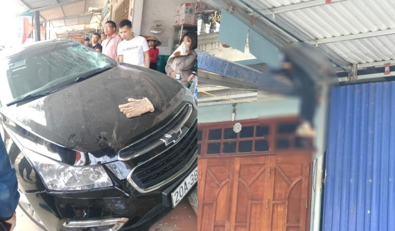 Video: Ô tô Chevrolet Cruze chạy lấn làn, tông xe máy khiến bé trai bị hất văng lên nóc nhà tại Thái Nguyên