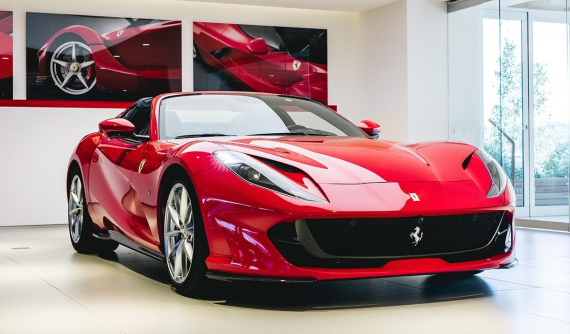 Siêu xe mui trần Ferrari 812 GTS "nhăm nhe" về Việt Nam