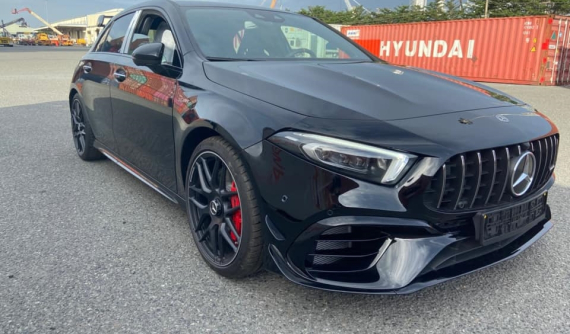 Mercedes-AMG A45 S với trang bị động cơ 2.0L, 4 xi-lanh uy lực bậc nhất thế giới về Việt Nam