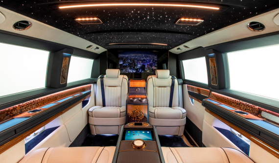 Chiếc xe van Mercedes-Benz V-Class này có nội thất sang trọng như thể "khách sạn 5 sao"