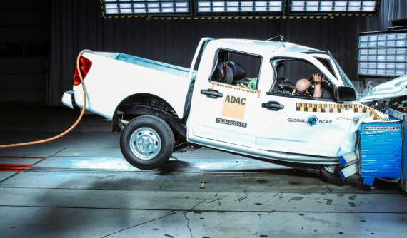 Xe bán tải Trung Quốc nhận 0 sao an toàn vì không có túi khí và hệ thống chống bó cứng phanh ABS