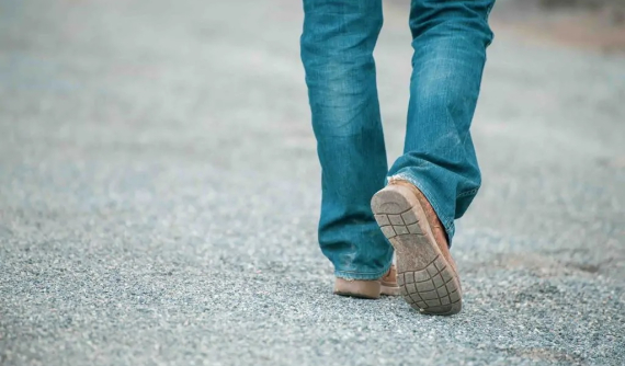 Cãi nhau với vợ, người đàn ông đi bộ để "hạ hỏa", nào ngờ đi một mạch hết 450 km