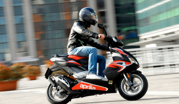 Aprilia chuẩn bị ra mắt xe tay ga điện mang dáng vẻ mô tô cực "chiến"