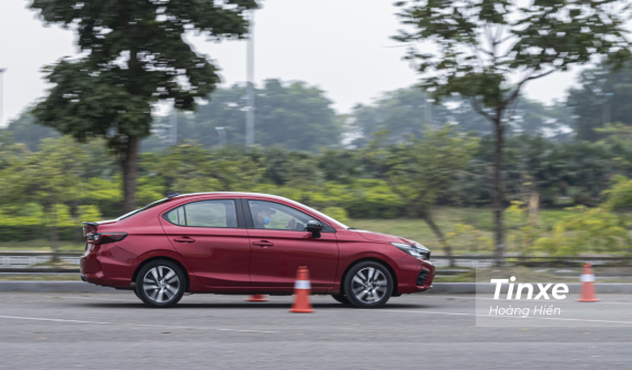 Thử nghiệm Honda City 2020 với những bài test Gymkhana
