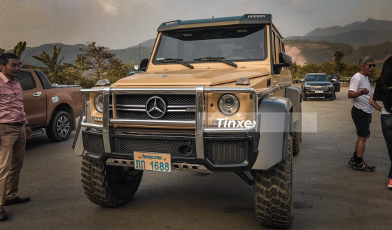 Chạm mặt "khủng long 6 chân" Mercedes-Benz G63 AMG 6x6 siêu hiếm của doanh nhân Việt tại cao tốc Nội Bài - Lào Cai