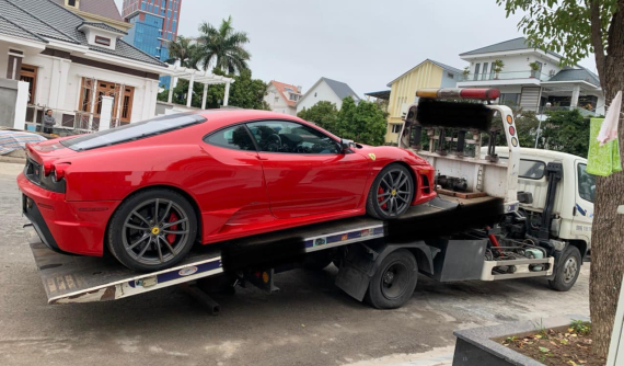 Video: Xe cứu hộ chở Ferrari 430 Scuderia của doanh nhân Hải Phòng về Hà Nội trước khi vào Sài thành