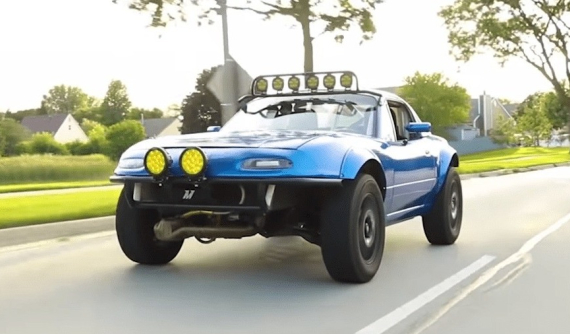 Chiếc Mazda MX-5 Miata độ gầm cao, lắp động cơ Subaru và AWD này là cỗ máy đi được mọi nơi