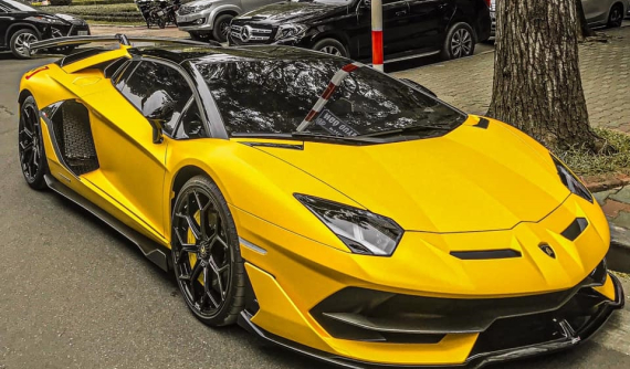 Lamborghini Aventador SVJ mui trần giới hạn 800 xe trên thế giới lần đầu xuất hiện trên đường phố Việt Nam