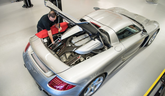 Chiếc Porsche Carrera GT này có lẽ là siêu xe bị "tháo ra, lắp vào" nhiều nhất thế giới