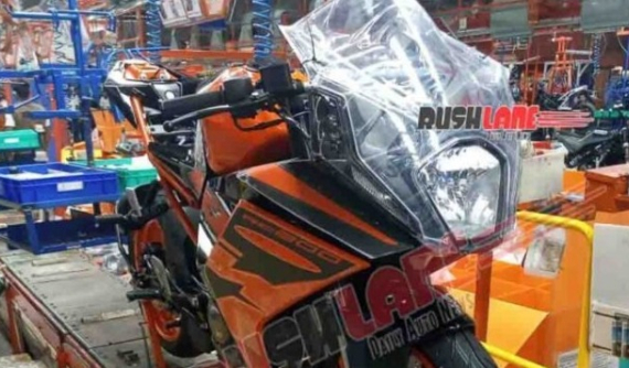 Lộ diện KTM RC 200 2021 hoàn toàn mới được "chụp lén" tại nhà máy sản xuất
