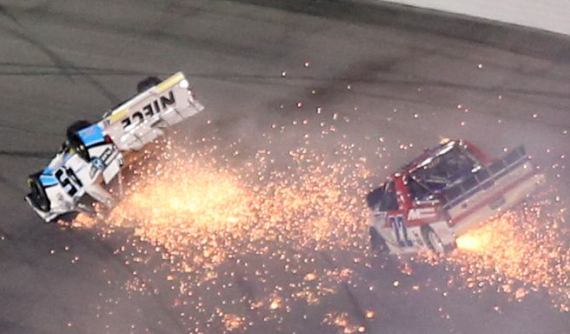 10 tai nạn xe đua nổi bật, phản ánh đúng "chất năm 2020"