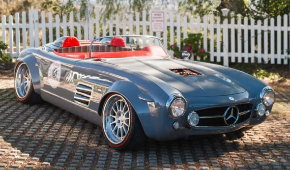 Mất 4 tháng để phục chế và độ nên chiếc Mercedes-Benz 300 SL 1954 cực độc này
