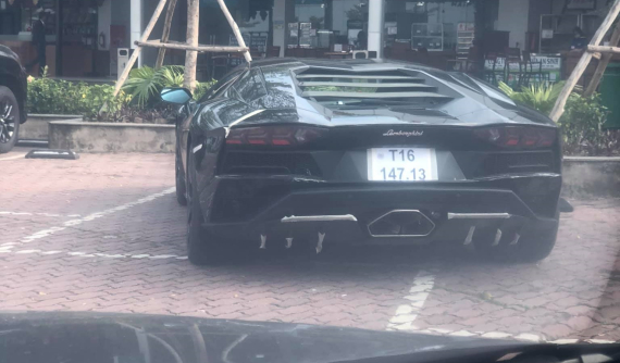 Bắt gặp Lamborghini Aventador S lạ xuất hiện tại Hải Dương với biển số tạm