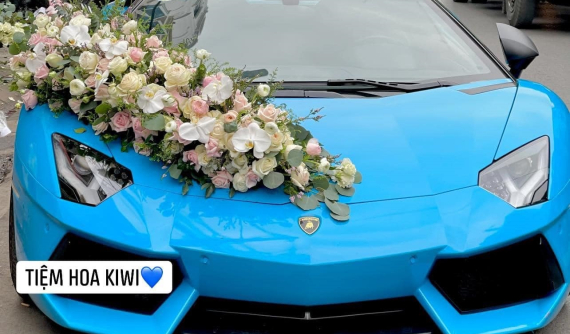 Siêu xe mui trần Lamborghini Aventador Roadster đầu tiên về Việt Nam làm xe hoa tại Hải Phòng