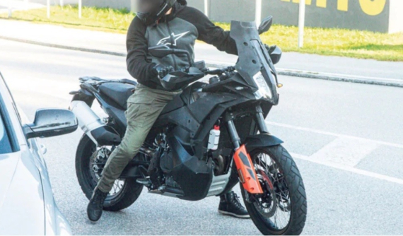 Vừa ra mắt được 2 tháng, KTM 890 Adventure đã có phiên bản nâng cấp