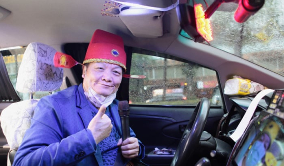 Nếu hát karaoke hay trong chiếc taxi này, bạn có thể được đi miễn phí hoặc thưởng tiền