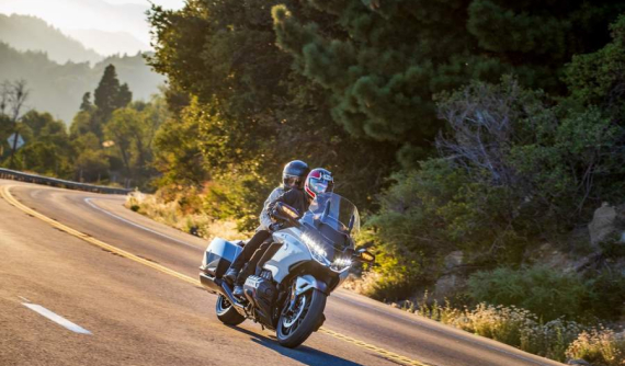 "Phi thuyền 2 bánh" Gold Wing 1800 phân khối của Honda được cập nhật phiên bản 2021