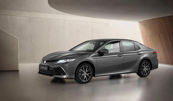 Rò rỉ hình ảnh của Toyota Camry 2021 sắp ra mắt Việt Nam, có cả phiên bản Hybrid mới