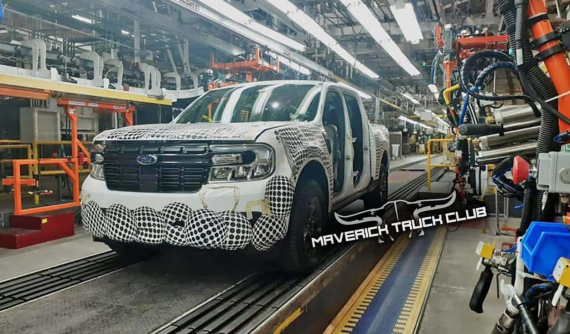 Ford Maverick 2022 - xe bán tải ngắn hơn và rẻ hơn Ranger - lộ diện trong nhà máy