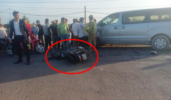 Bình Thuận: Xe máy tông trực diện vào Hyundai Grand Starex, 1 người nguy kịch