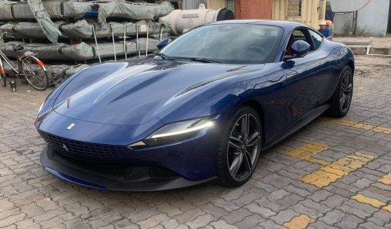 Cận cảnh nhan sắc của siêu xe 4 chỗ ngồi Ferrari Roma độc nhất Việt Nam