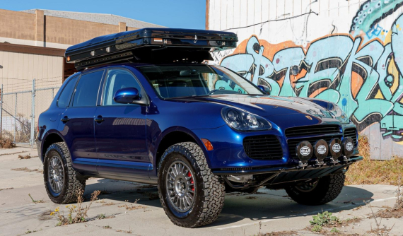 Với chiếc Porsche Cayenne Turbo S 2006 đặc biệt này, bạn có thể thoải mái đi cắm trại nơi xa