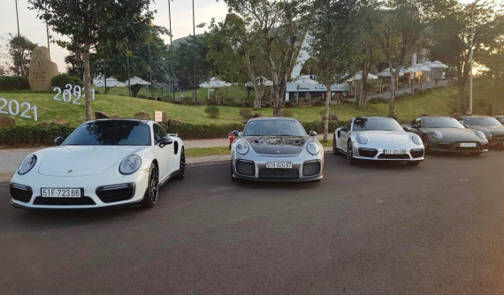 Bán gần hết dàn xe Ferrari hơn 65 tỷ đồng, Chủ tịch Trung Nguyên cho trưng bày dàn siêu xe khác đỉnh không kém