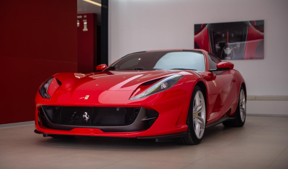 Siêu xe mui trần Ferrari 812 GTS đầu tiên bàn giao cho nhà giàu Thái, giá từ 26 tỷ đồng