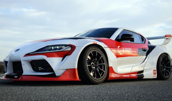 Đây là chiếc Toyota GR Supra biết "drift tự động" ở tốc độ cao