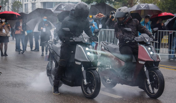 Video: Trải nghiệm Vinfast Theon - mẫu xe điện cao cấp nhất của Vinfast