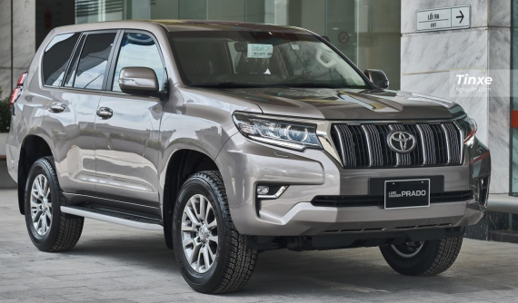 Toyota Land Cruiser Prado khan hàng đầu năm, khách Việt muốn có xe chơi Tết phải chi thêm 100 triệu đồng