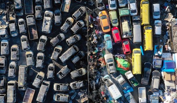 Cháy ở bãi xe cũ, hơn 100 chiếc ô tô chỉ còn trơ khung