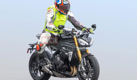 Naked bike "bạo chúa" Triumph Speed Triple 1200 RS hé lộ công suất khủng lên tới 177,5 mã lực