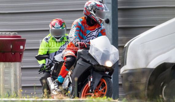 KTM RC390 2021 "xấu lạ" lộ diện hình ảnh thực tế trước ngày ra mắt chính thức