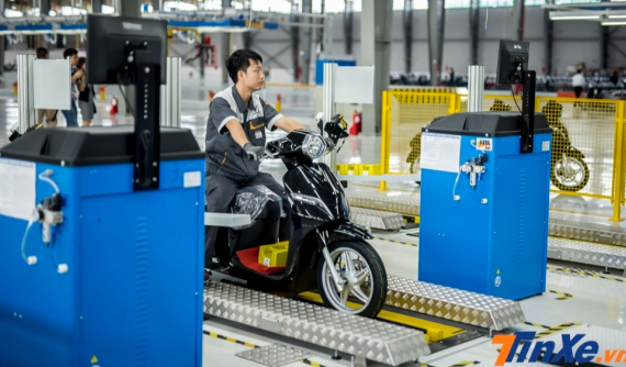 Thị trường xe máy tuột dốc, nhiều hãng giảm giá mạnh dịp cận Tết để "vớt" khách