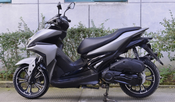 Thêm một mẫu xe nhái "trắng trợn" được Trung Quốc ra mắt với ngoại hình Yamaha NVX 155