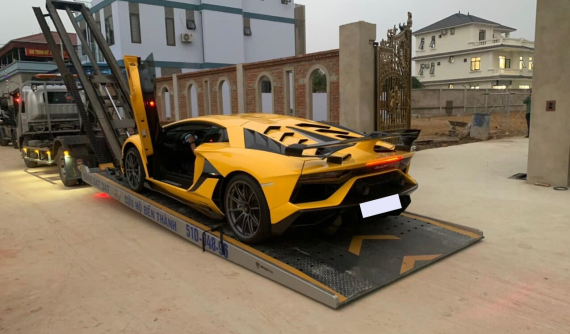 Siêu xe Lamborghini Aventador SVJ được chủ nhân cho về Thanh Hoá đón Tết Nguyên đán