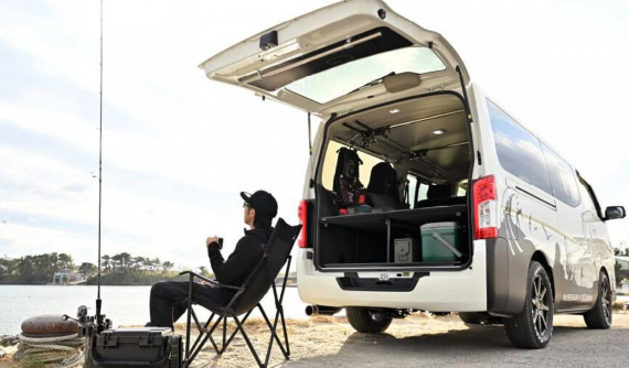 Nissan NV350 Caravan ES Mobility Concept - Chiếc xe van đáp ứng cả hai nhu cầu làm việc và nghỉ ngơi