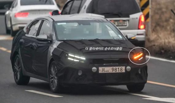 Bắt gặp Kia Cerato 2022 trên đường phố với thiết kế mới