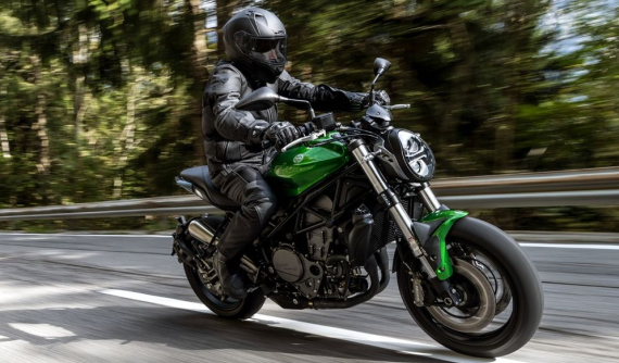 Naked bike Benelli 752S 2021 màu mè hơn nhờ loạt màu sắc mới ấn tượng