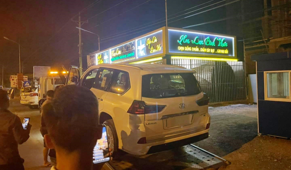 Người chơi lan đột biến Bình Phước tậu "chuyên cơ mặt đất" Lexus LX570 Super Sport