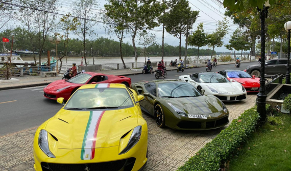 5 siêu xe Ferrari đổ bộ về Bến Tre trong trưa 30 Tết, 812 Superfast là điểm nhấn nổi bật