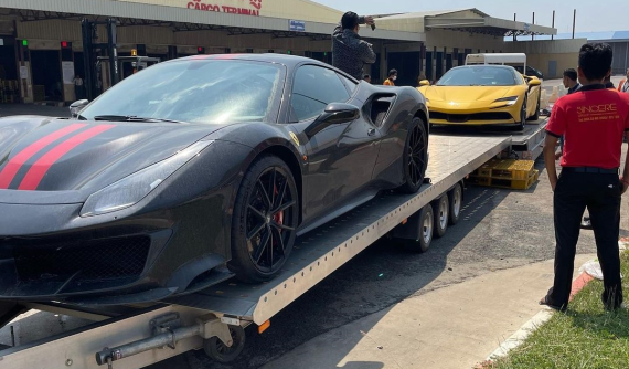 Giới nhà giàu Campuchia đón Ferrari SF90 Stradale đầu tiên về nước cùng Ferrari 488 Pista