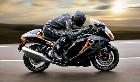 Soi chi tiết "thần gió" Suzuki Hayabusa 2021: Quái thú trở lại với nhiều nâng cấp bất ngờ
