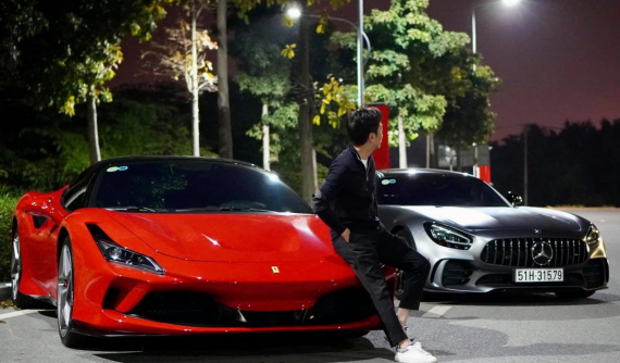 Cường "Đô-la" mang cặp siêu xe đắt đỏ du Xuân tối mùng 3 Tết