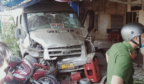 Video quay vụ tai nạn liên hoàn khiến 5 người thương vong tại Bình Định vào ngày mùng 4 Tết