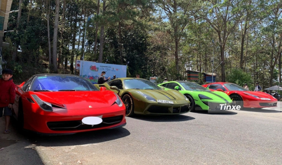 Hết miền Tây, dàn siêu xe Ferrari cực đỉnh của nhà giàu Việt khuấy động tại Đà Lạt trong những ngày Xuân