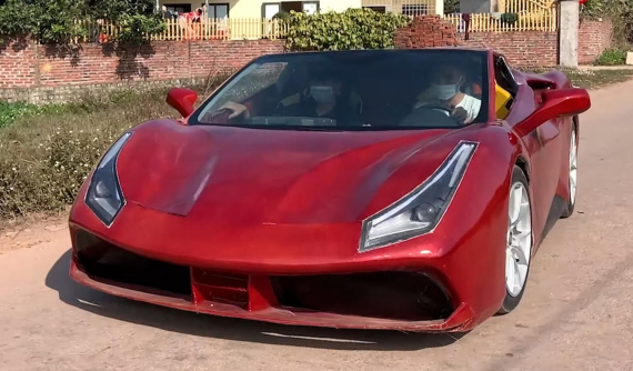 YouTuber Việt tự chế Ferrari 488 GTB với chi phí 1.000 USD, thu hút sự quan tâm của bạn bè quốc tế