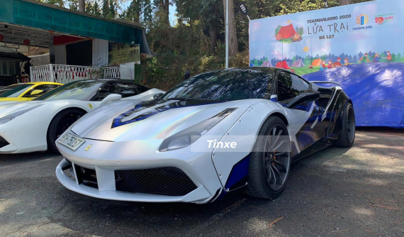 Ferrari 488 GTB độ Liberty Walk lại được chủ nhân cho diện áo mới